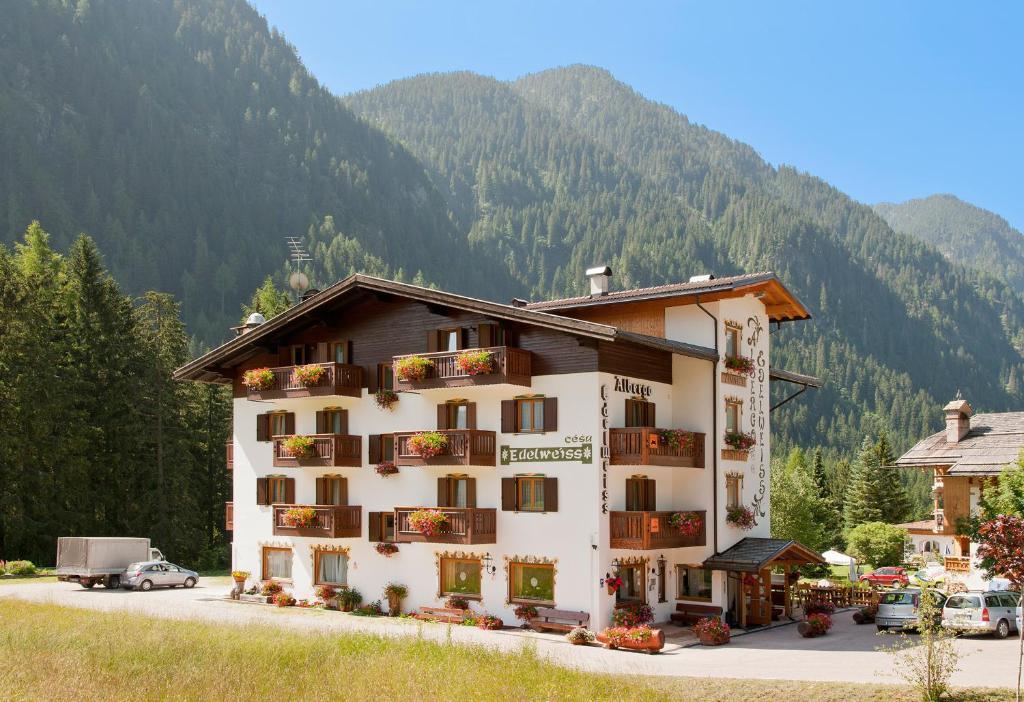 Cesa Edelweiss Living & Spa Campitello di Fassa Kültér fotó